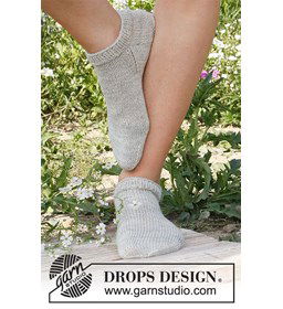 Enkelsokken Sunny in tricotsteek gemaakt van Drops Fabel