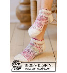 Enkelsokken gemaakt van Drops Fabel