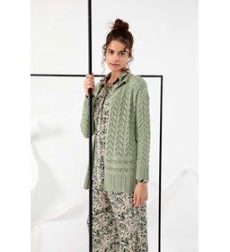 Damesvest met verschillende ajourpatronen gemaakt van Lang Yarns Baby Cotton