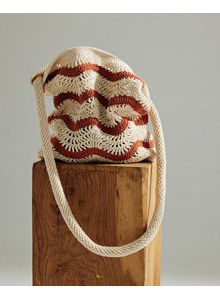 Gehaakte tas in golf patroon