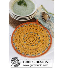 Gehaakte pannenlap van Safran. gemaakt van Drops Safran