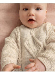 Babytruitje met kabelpatroon