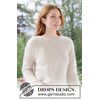 Gebreide damestrui met kantpatroon en ronde pas in mohairmix gemaakt van Drops Kid Silk
