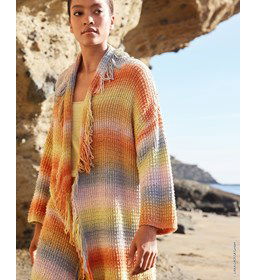 damesvest met kleine rolkraag gemaakt van Naaiartikelen