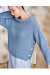 Breipatroon trui met wijde opstaande halsboord van andere kant