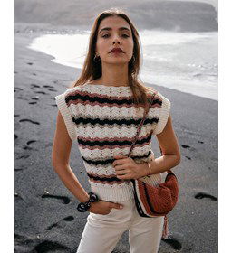 Topje in golvend haakpatroon gemaakt van Phildar Phil Rustique