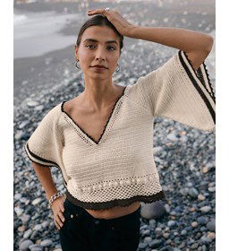 Truitje met korte wijd uitlopende mouwen gemaakt van Phildar Phil Perle 5