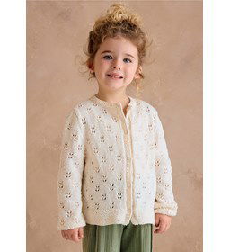 Meisjesvest in ajourpatroon gemaakt van knopen