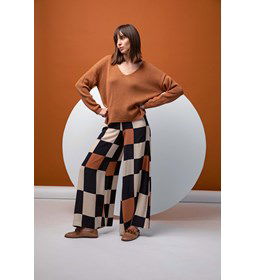 Wijde damestrui met V-hals