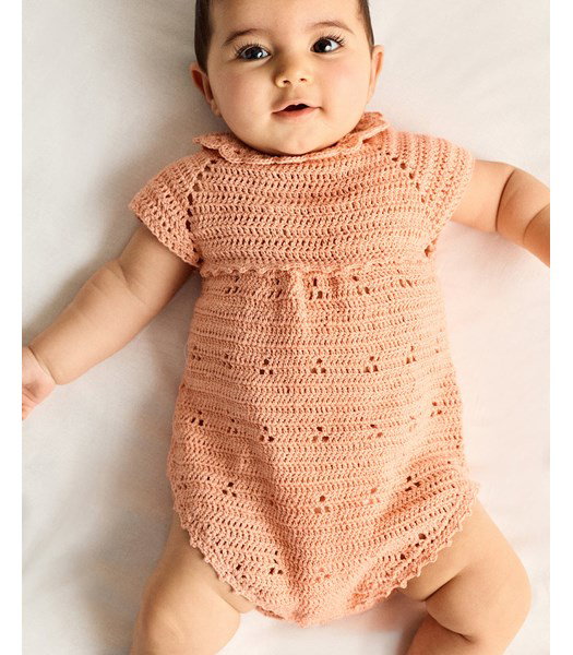 Haakpatroon speelpakje met boogjes kraag