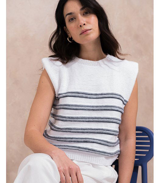 Breipatroon mouwloze damestrui Leontina met ronde halslijn