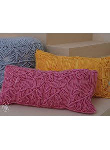 Langwerpig geknoopt kussen