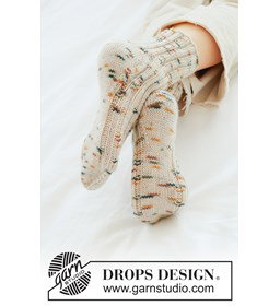 Gebreide sokken met boordsteek en ruitvormige hiel gemaakt van Breinaalden zonder knop