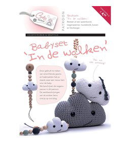 Babyset in de vorm van wolken gemaakt van Elastiek - band