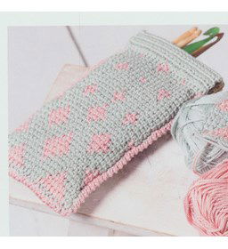 Etui gemaakt van Tunische haaknaalden