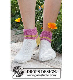 Sokken Pink Volcano met streep gemaakt van Drops Karisma