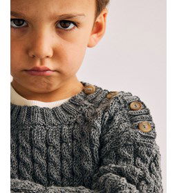 Kindertrui in kabelpatroon gemaakt van Phildar Phil merinos 3,5