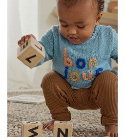 Babytruitje met tekst Bon Jour gemaakt van Phildar Phil Caresse