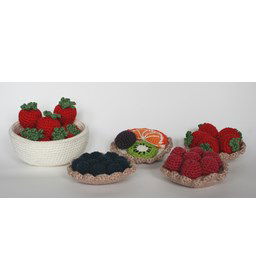 Taartjes met vruchten gemaakt van Scheepjes Catona 25 en 10 gram