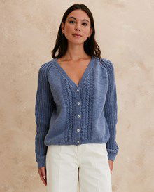 Damesvest in verschillende steekpatronen