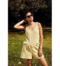 Kort wijd damesbroekje gemaakt van Elastiek - band