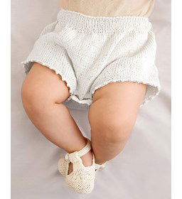 Pofbroekje met muizentandrand gemaakt van Handwerk accesoires