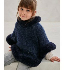 Poncho met bontrand gemaakt van Rondbreinaald nr 8