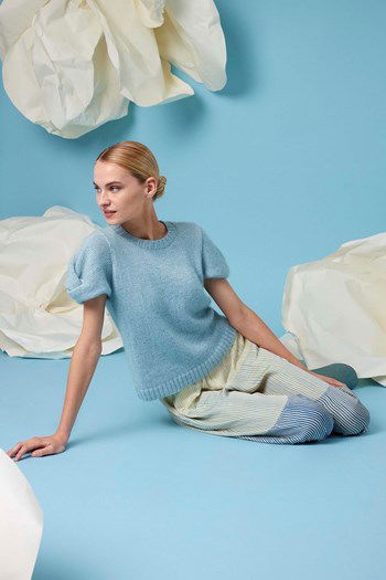 Damestrui Olea, met korte geluste pofmouwen