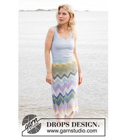 Lange rok in zig zag patroon gemaakt van Drops Safran