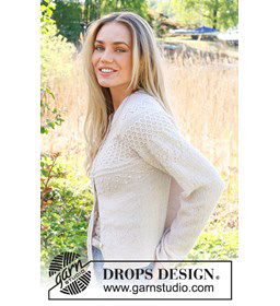 Damesvest met ronde pas en knoopsluiting gemaakt van DROPS Flora