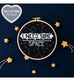 Borduurwerk I need some space gemaakt van borduurstoffen