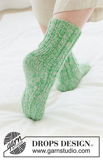 Gebreide sokken met ruitvormige hiel in DROPS Fabel
