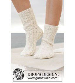 Dames sokken gemaakt van Drops Fabel