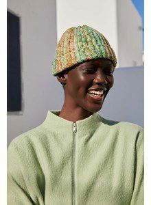 Dwarsgehaakte muts Golden Laughter