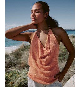 Damestop met watervalhals gemaakt van Lana Grossa Solo Lino