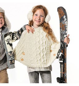 Kinderponcho gemaakt van knopen