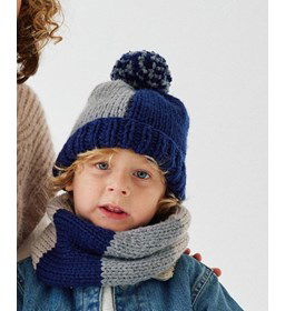 Kindermuts Jacky in blokkleuren gemaakt van Phildar Phil Rapido