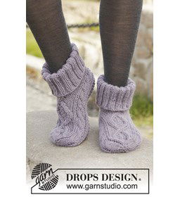 Gebreide sloffen gemaakt van Drops Nepal