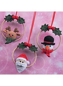 Kerstringen met kerstpoppetjes