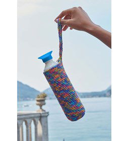 Drinkfleshouder met polsbandje gemaakt van Lang Yarns Wooladdicts Sunshine - Sunshine colour