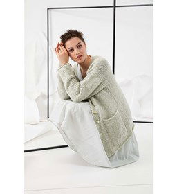 Damesvest met zakken gemaakt van Lang Yarns Sakura (op=op)