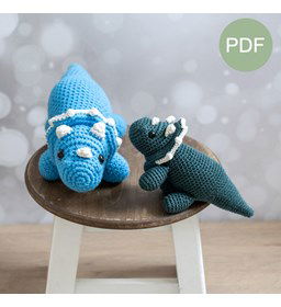 Triceratops met jong gemaakt van Scheepjes Catona 50 - 100 gram