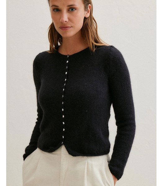 Breipatroon Vest met kleine knoopjes
