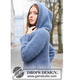 Korte damestrui met capuchon gemaakt van Drops Snow - Eskimo