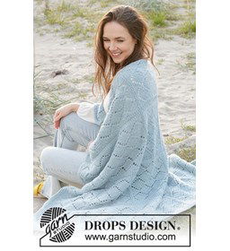 Deken in rechthoekige blokken en kantpatroon gemaakt van Drops Brushed Alpaca Silk