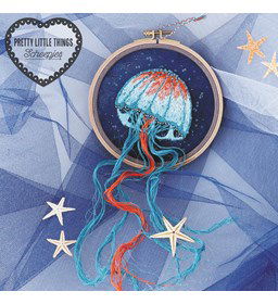 Diep zee hanger gemaakt van DMC borduurgaren 15