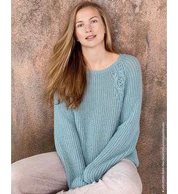 Damestrui met kabel-ajourpatroon gemaakt van Rondbreinaald nr 3 - 3,25