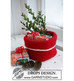 Gebreide en gevilte Kerst mand  gemaakt van Drops Alaska