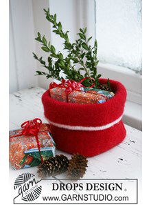 Gebreide en gevilte Kerst mand 