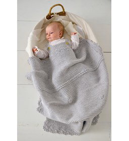 babydeken met sierrand gemaakt van Lana Grossa Cool Wool Baby
